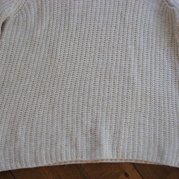 Brandy Melville Cream Oversized Knit Sweater - Picture 5 of 12